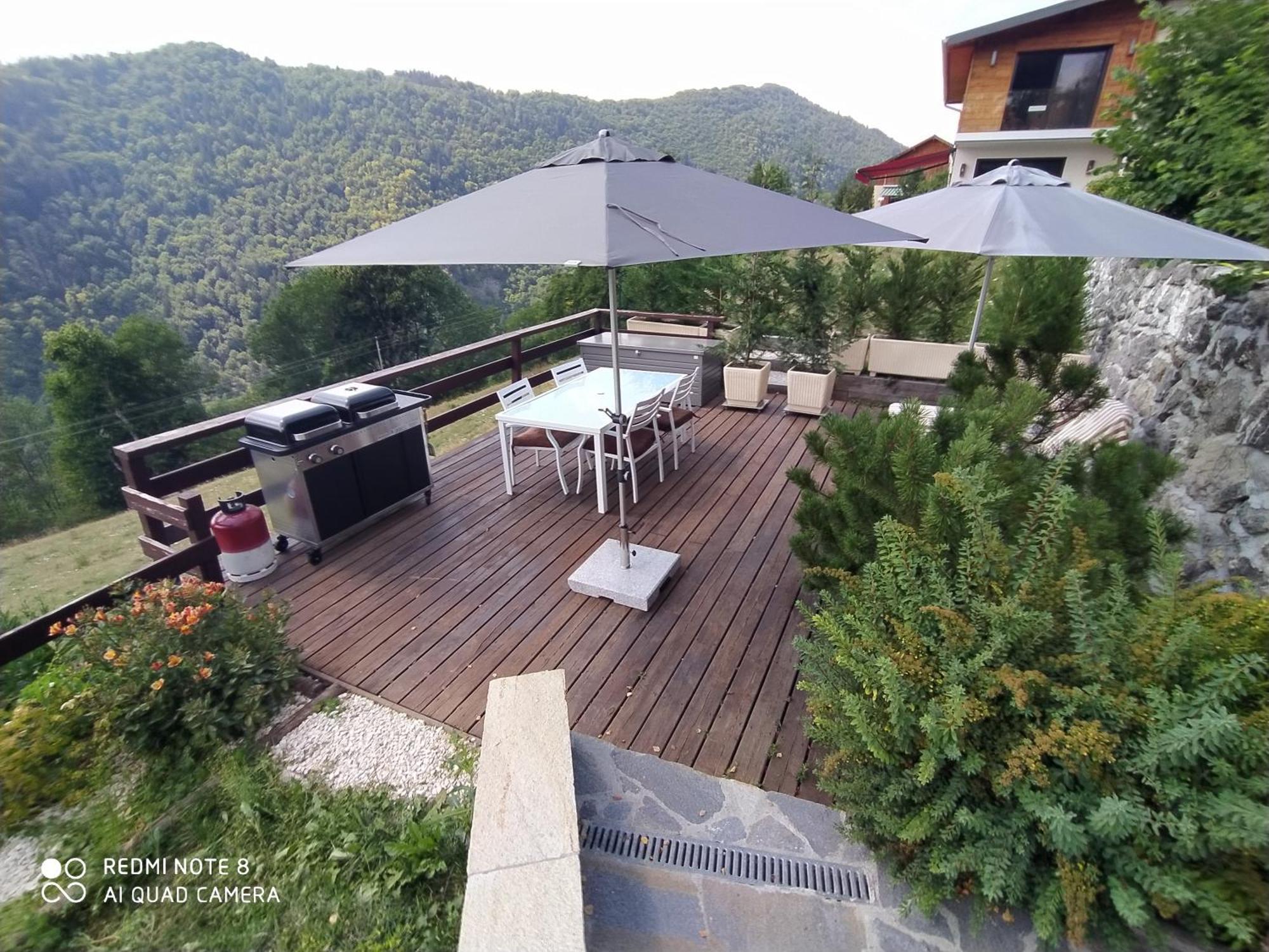 In The Heart Of Nature With An Unique View Plan Montmin المظهر الخارجي الصورة